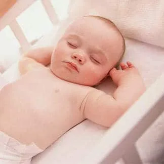Dormir, de barriga para cima. Brincar, de bruços